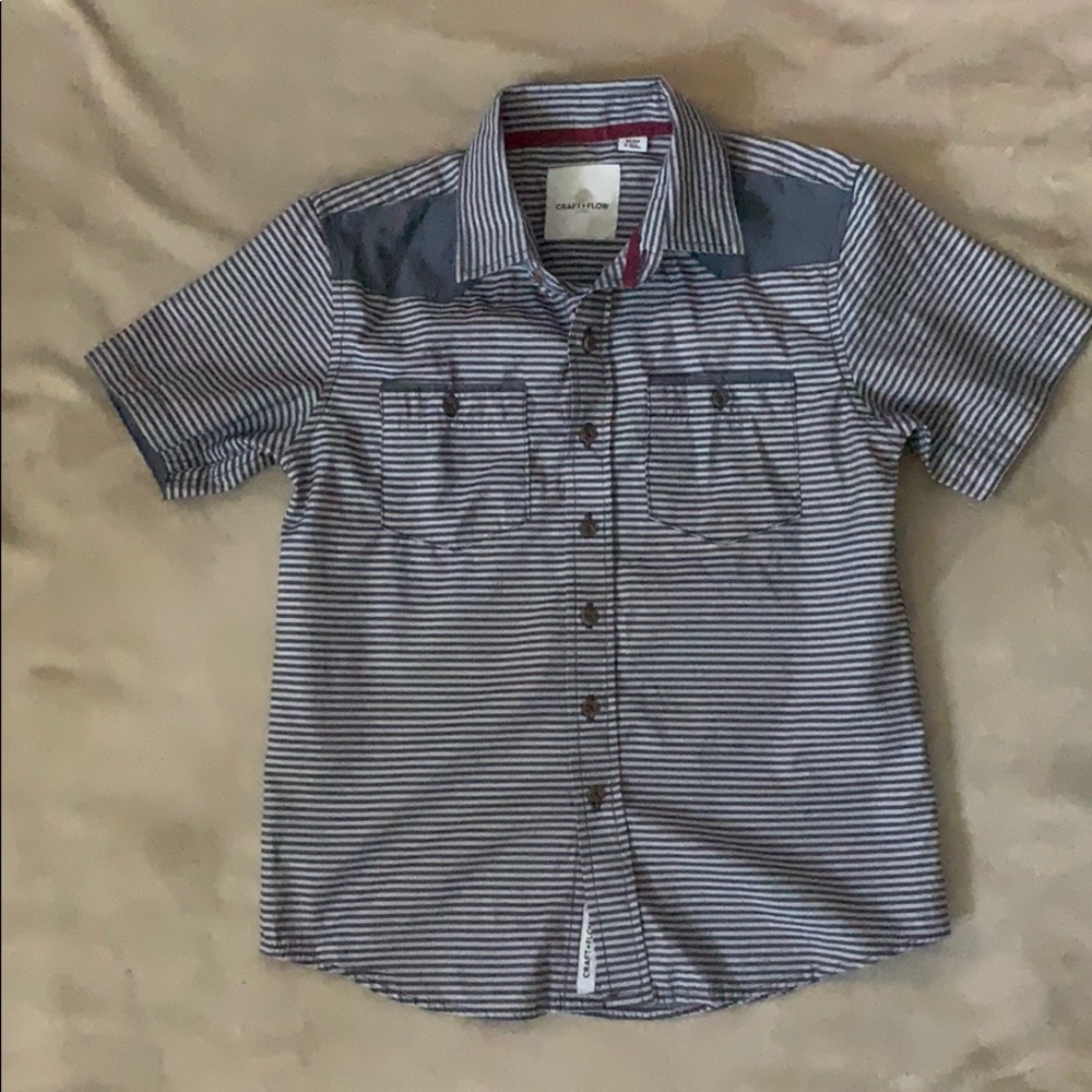 Boys dress shirt size 8